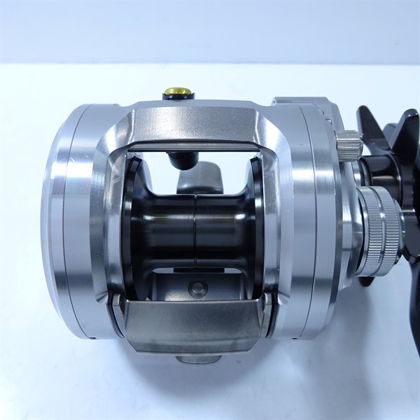 １５キャタリナ２００ＳＨ右ハンドル